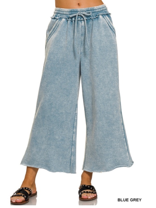 Zenana Outfitters Pants - 259 ❤️Zenana blue grey cropped ACID FLEECE PALAZZO SWEATPANTS
POCKETS
